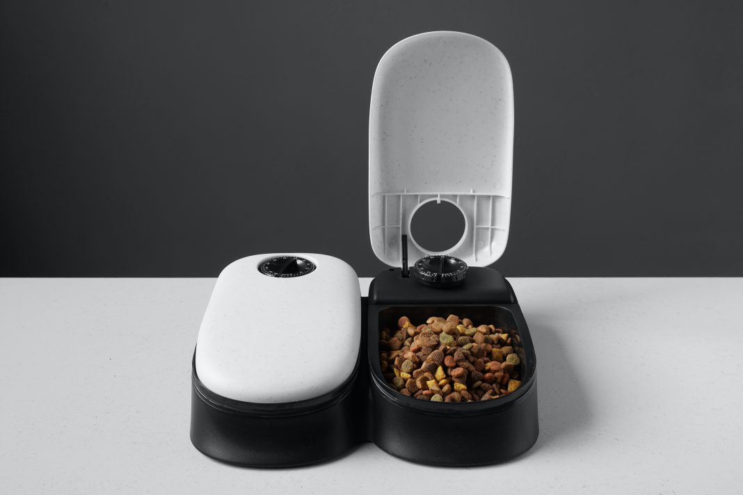 Top 10 Automatic Dog Feeders and Food Dispensers in 2020