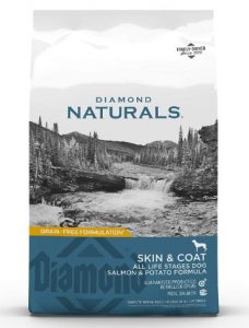 Diamond Naturals Skin & Coat Real Meat Recipe Dry Dog Food with Wild Caught Salmon